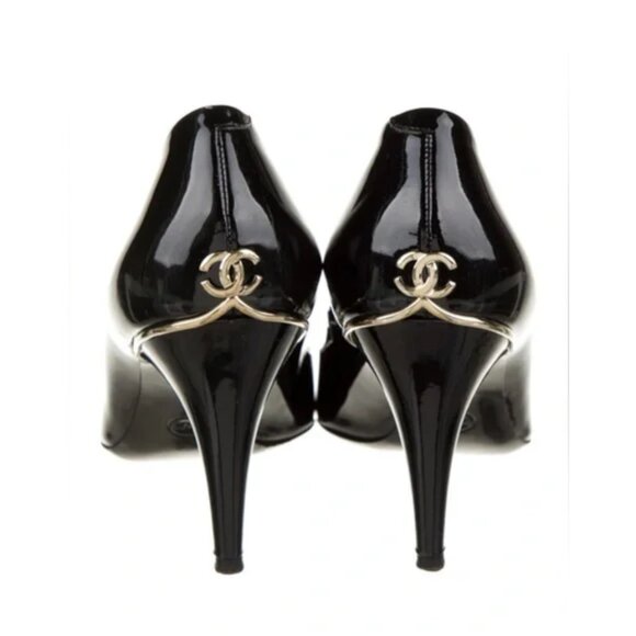 Authentic Chanel CC Logo Patent Leather Pumps - Sz 39 - Picture 5 of 13